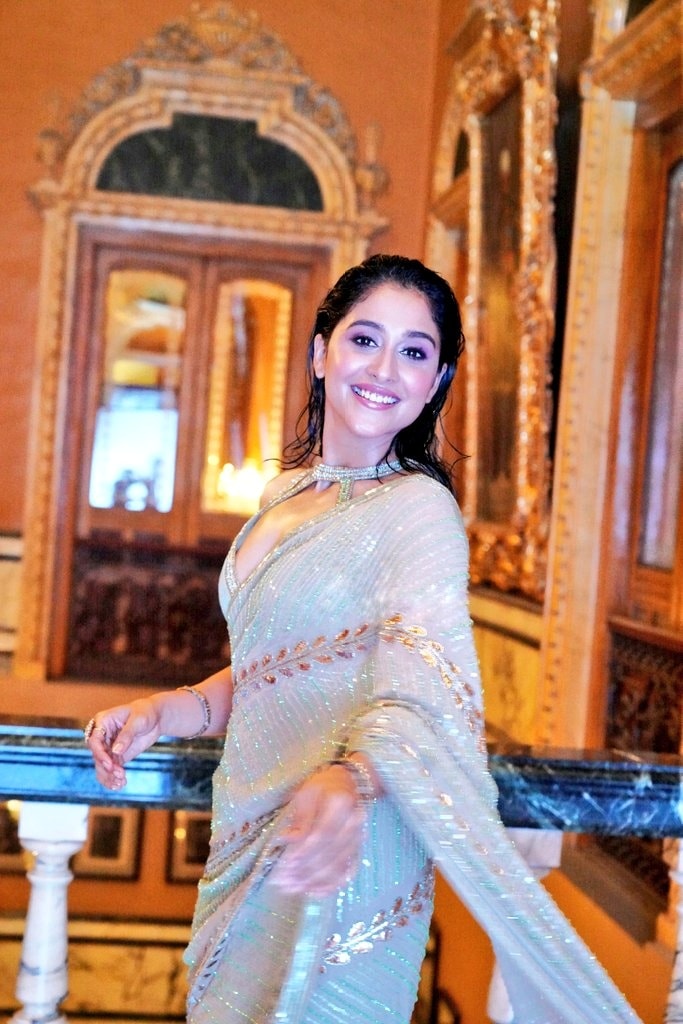 Eyq8nl6UUAMxxCi?format=jpg&name=medium