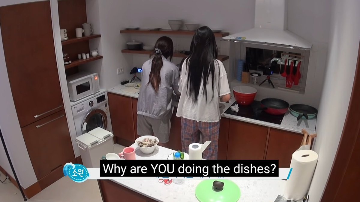 when sowon and yuju had to wash the dishes cause they lose rock paper scissors but umji still help them