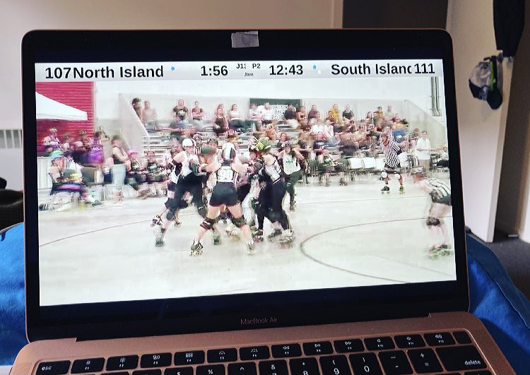 ... Another exciting morning of derby thanks to <a href="/RollerNz/">Roller Derby Streaming NZ</a> ! North and South keeping it nice and close! #rollerderby #nzderby