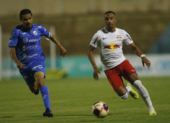 Let's go!!! 💪🏽💪🏽⚽️⚽️
📸 Ari Ferreira
#MassaBruta #RedBullBragantino