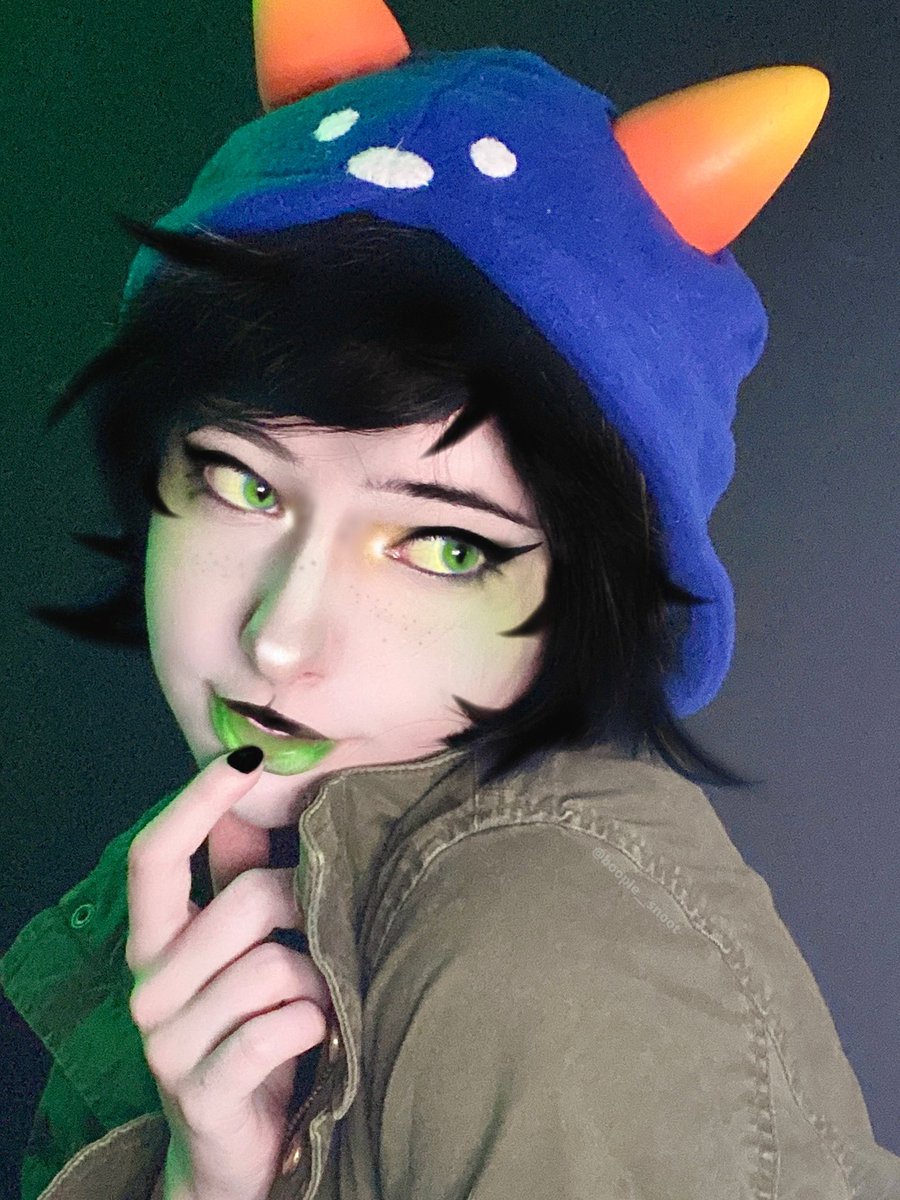 well, they always say u can never just cosplay one of these bitches so....  enjoy a Nepeta Leijon cosplay ;33 :33 \u003c *ac saunters from her dark cave a  little bit sl33py, image size:900x1200