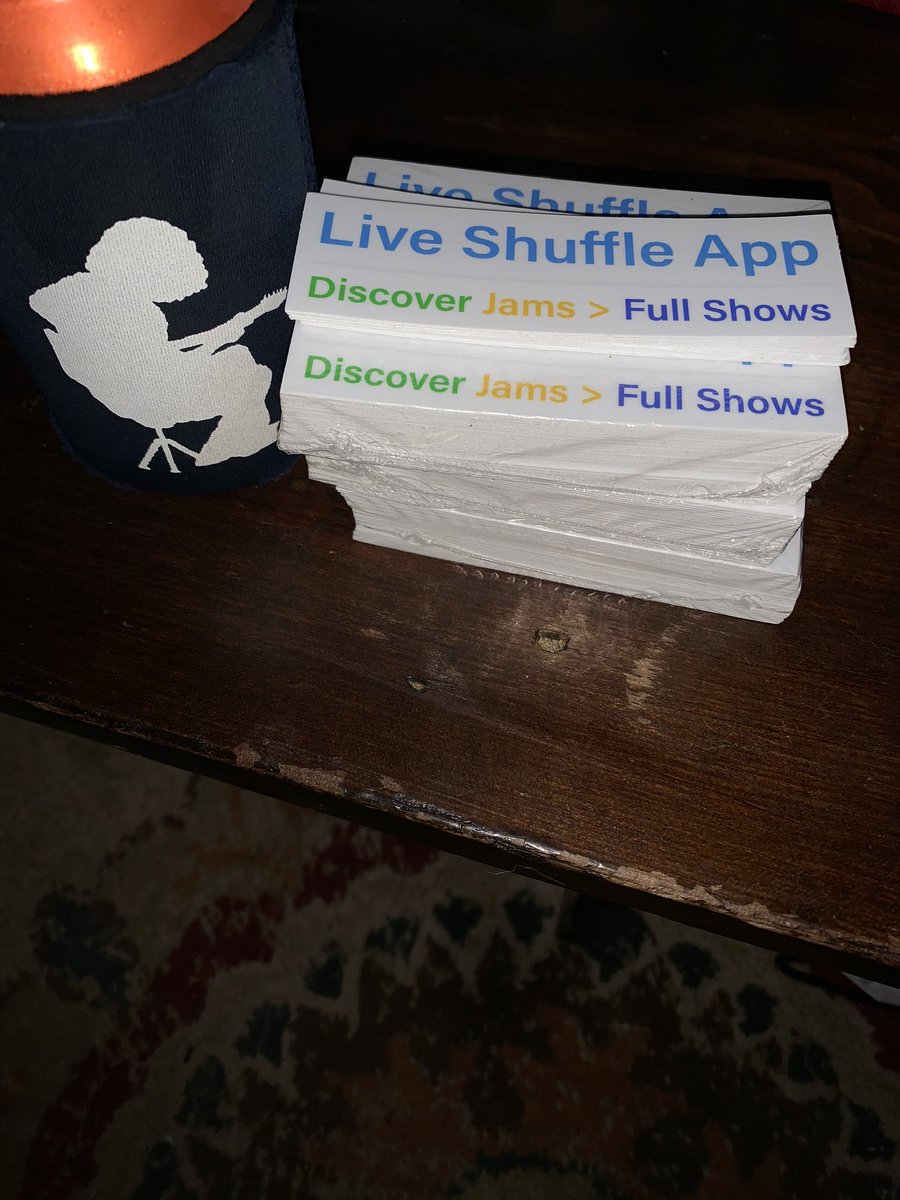 Du_ma_nhieu's tweet photo. Come find me on ‘Roo Farm. I’ll be walking around pre-show and in Sec 12 Row B. Slap says it all. Your favorite bands. Live tracks. Free. @liveshuffle_app from @AustinByron Helping spread music to an even wider audience, including, @BillyStrings. Cheers. #StreamingStrings https://t.co/NmAoyW8BfY