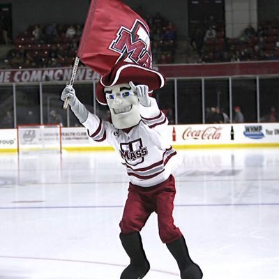 marie0215's tweet photo. So proud of the #UMassHockey team! Congrats to my favorite team! #GoUMass https://t.co/orhcXPcyMY