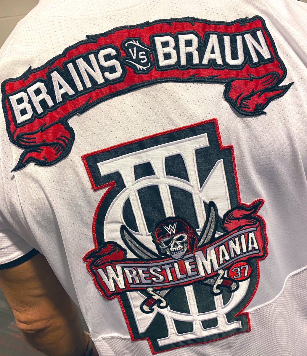 #WrestleMania 
#BrainsvsBraun