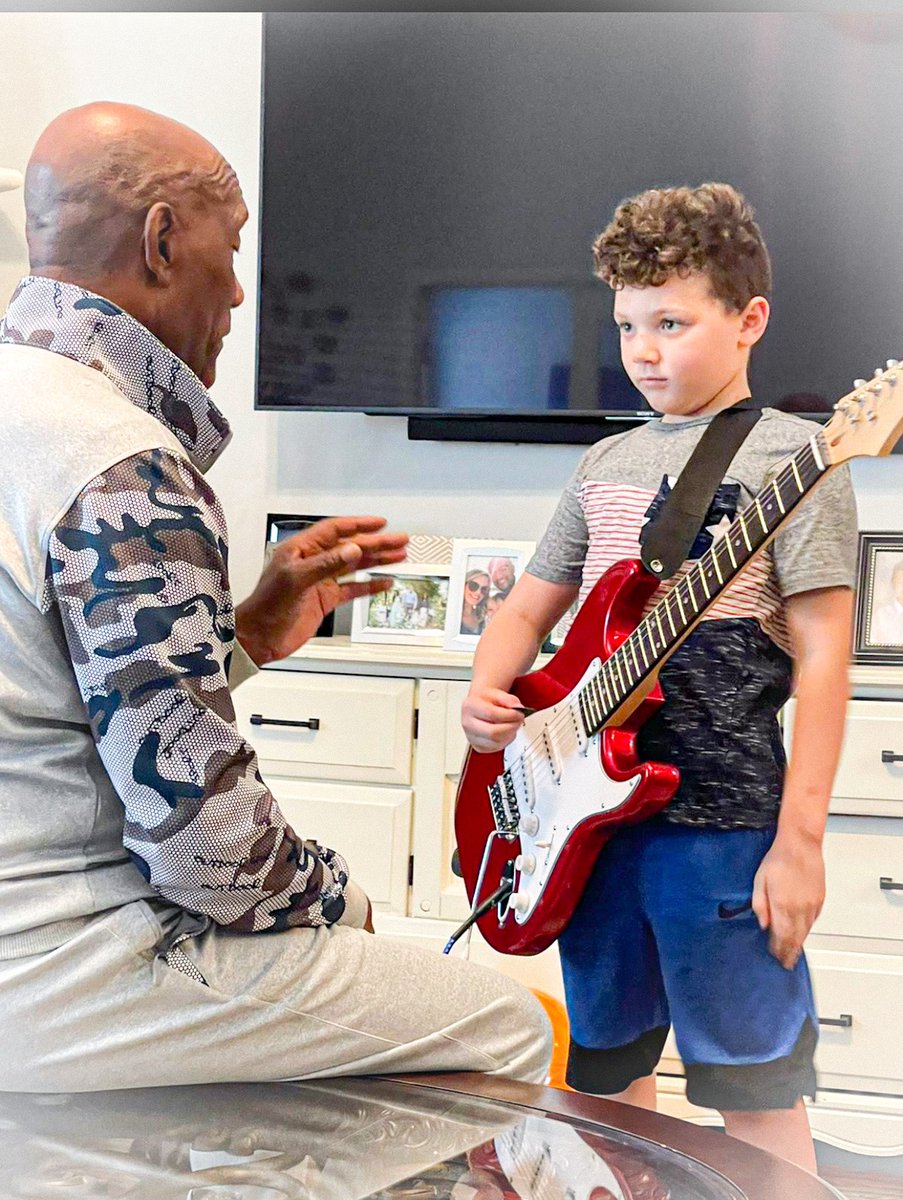ambermathurin's tweet photo. Happy 9th to my sweet Sebastian! His granddad spent the day with him teaching him how to play while I was in OKC.
Hate that I missed his big day but he was in good hands ๐ฅฐ๐ฅฐ๐ฅฐ #ThatCoachLife #LoveMyBabies https://t.co/DUPQtUFroS