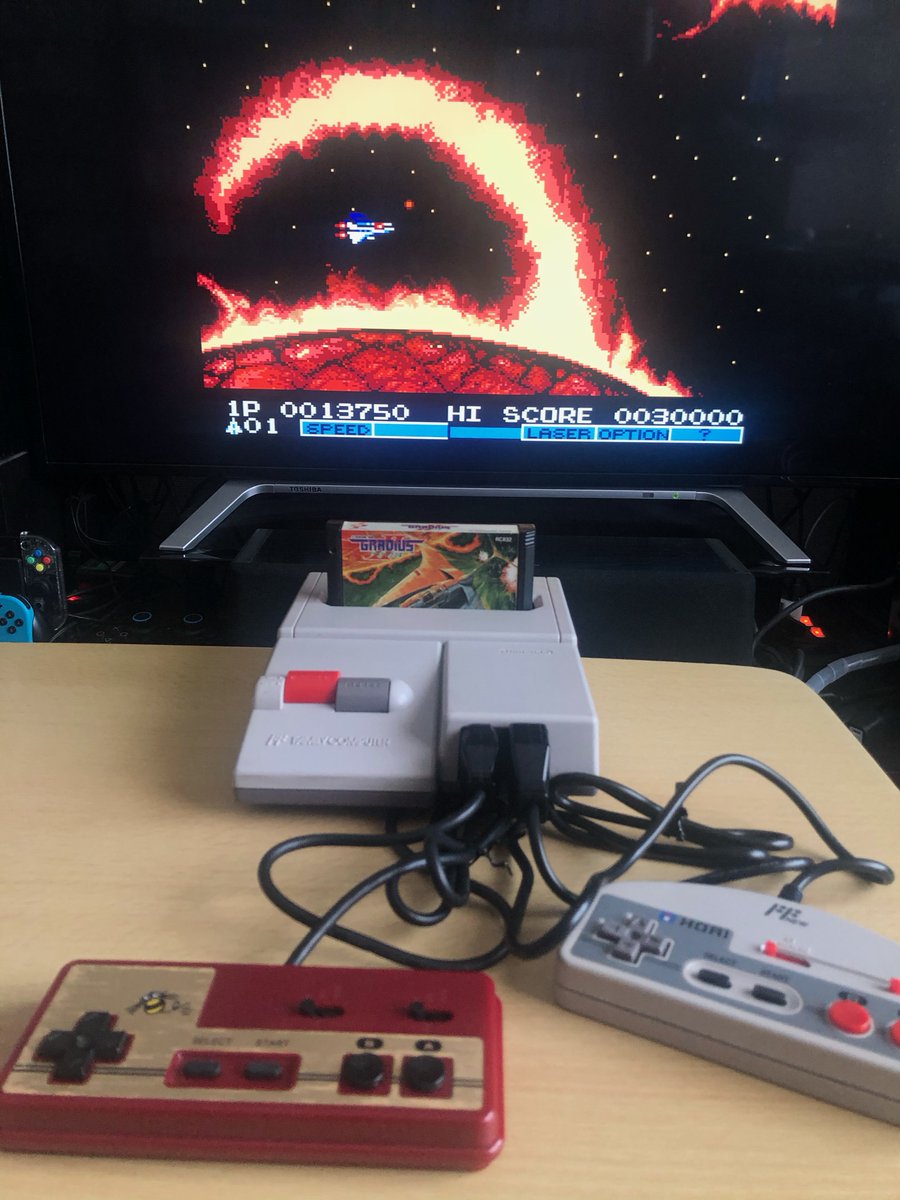 ニューファミコンの標準7ピン端子につなげられるニューホリコマンダー