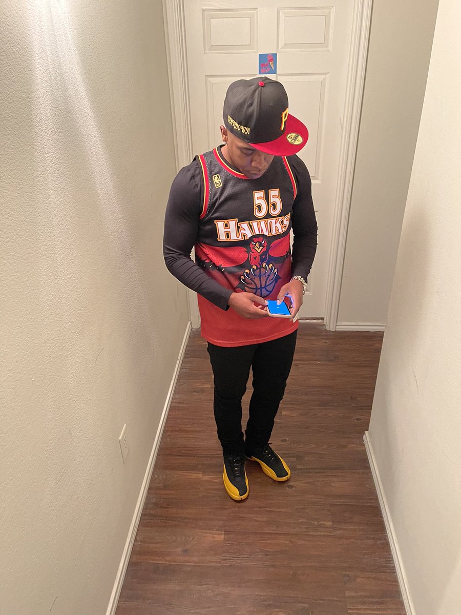 ClarkJalon's tweet photo. Had a Dream I went broke I been woke every since 💰🤚🏾 https://t.co/TAe9faS7sG