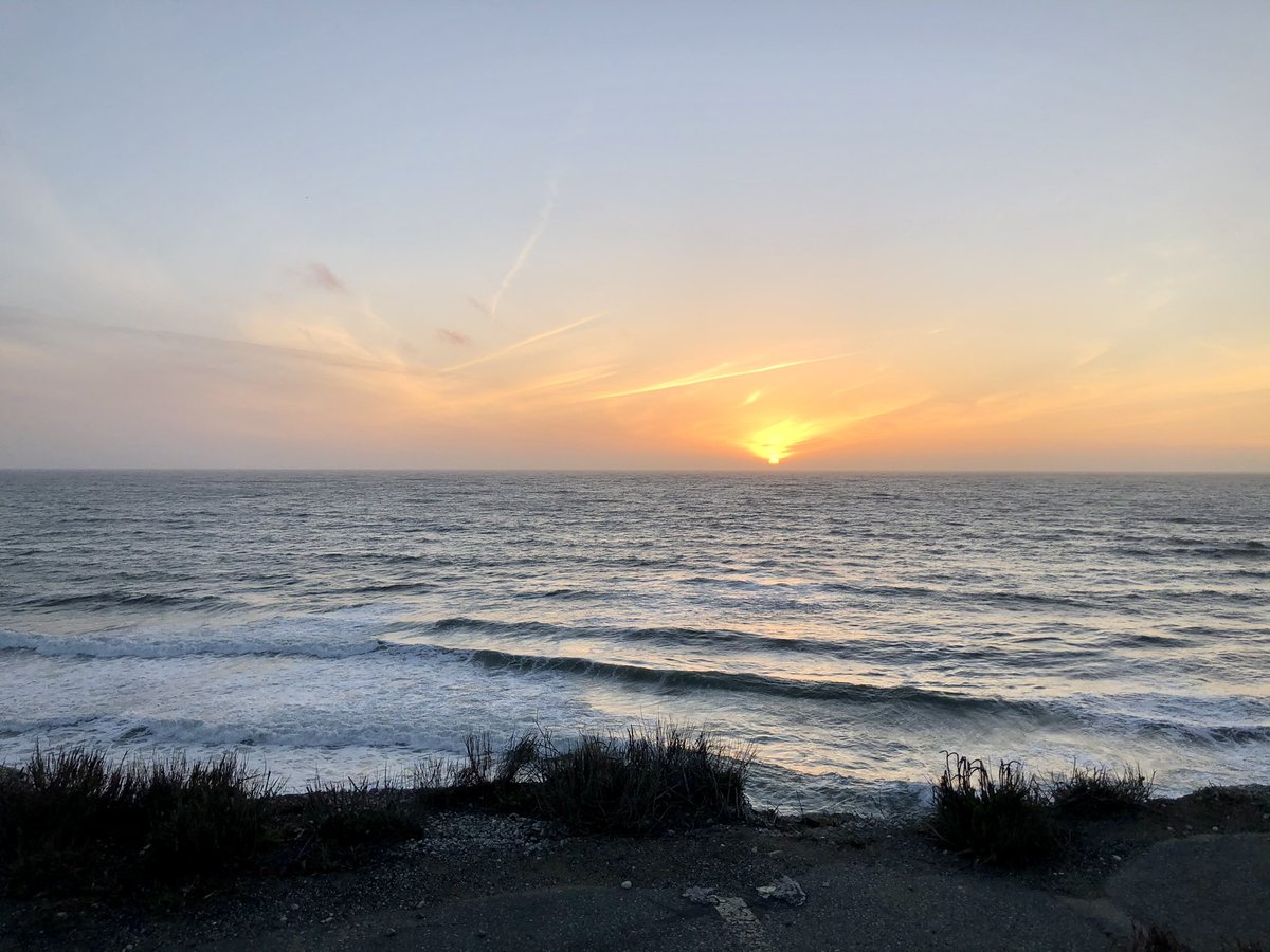 okayjaykay91's tweet photo. So far Cali is a pretty cool place to live https://t.co/BsgpAHjnMi