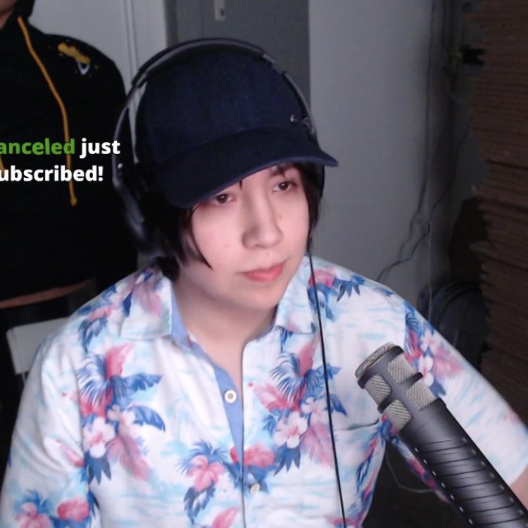 quackity at his cap [ a thread ] /safe