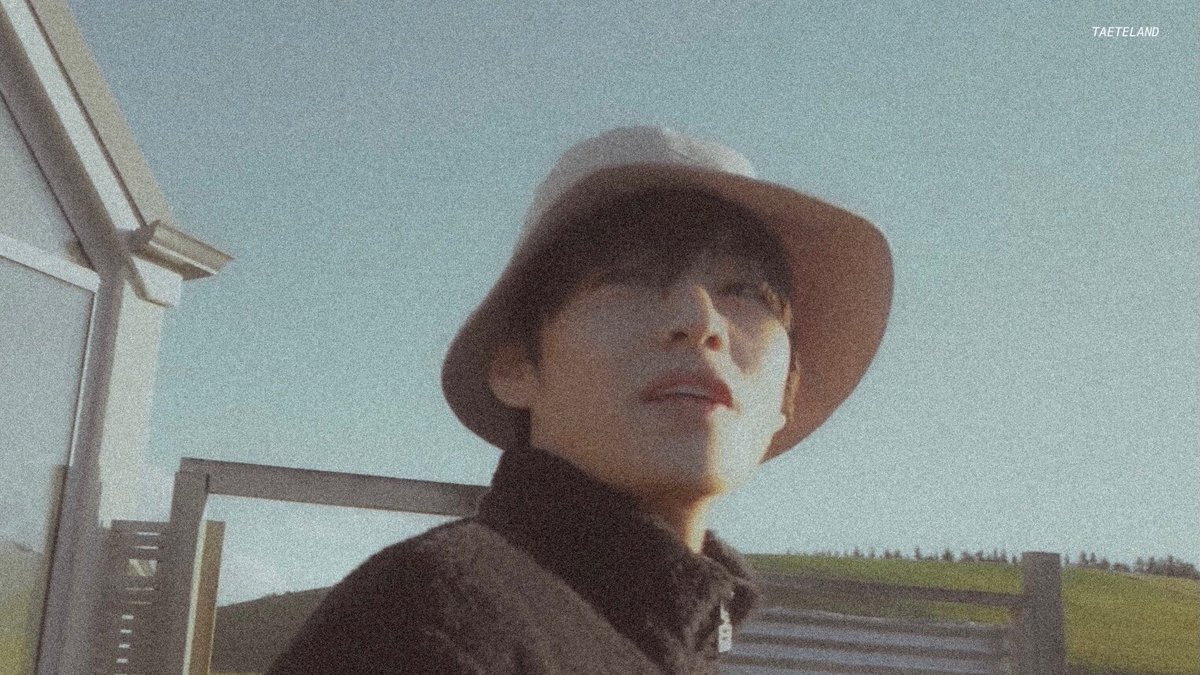 taeteland's tweet photo. 📸 #V https://t.co/4pDQIcUL3P