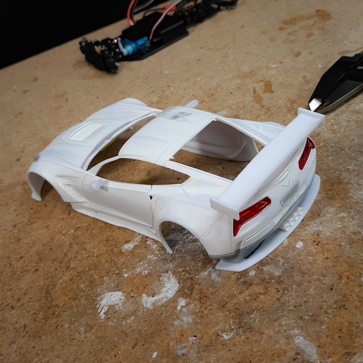 Make_It_RC's tweet image. Late night RC building. Adding a few final custom parts. Just keeps looking better, almost ready for the first test drive.👍 #rc #rcbuild #Corvette