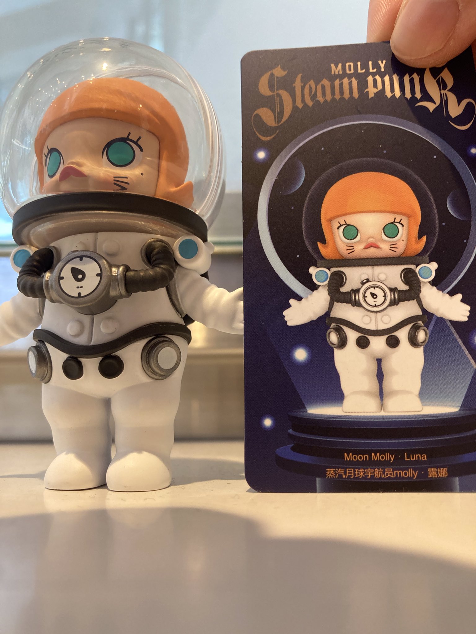 pop mart モリー　シークレット Amazon | POPMART 100% MEGA SPACE MOLLY シークレット