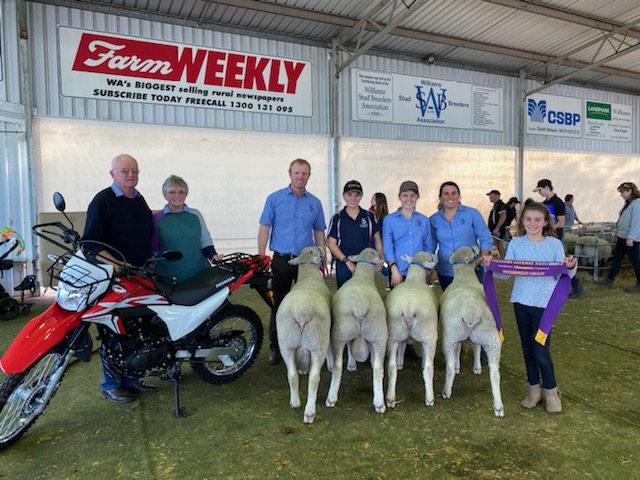 TimShep05's tweet image. Great result at Williams expo Champion Interbreed Group for #Leween Thanks to #farmweekly for sponsoring the prize.