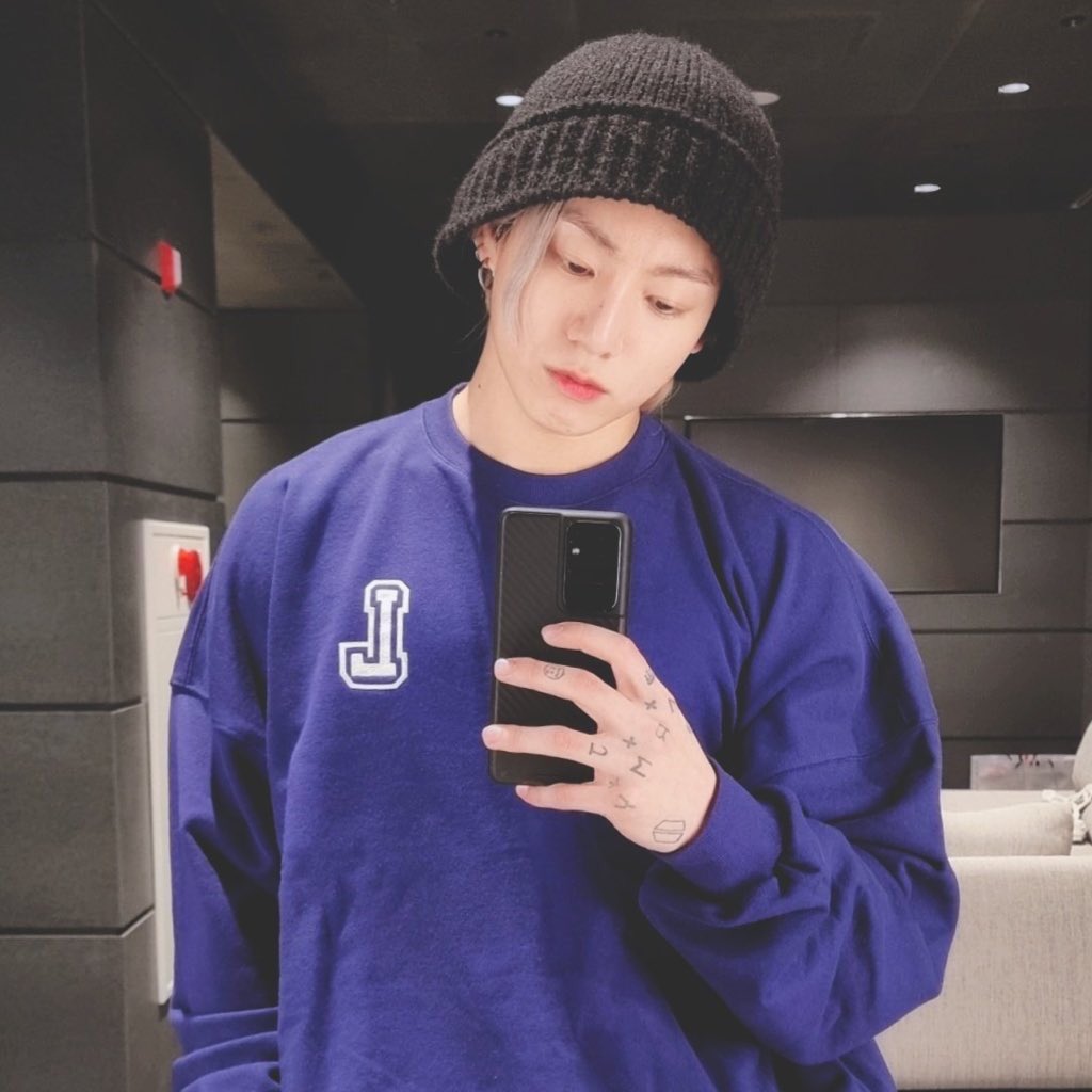 gukparis's tweet photo. O Jeon jungkook // o cheirinho que ele tem https://t.co/JnIO1WeTqw