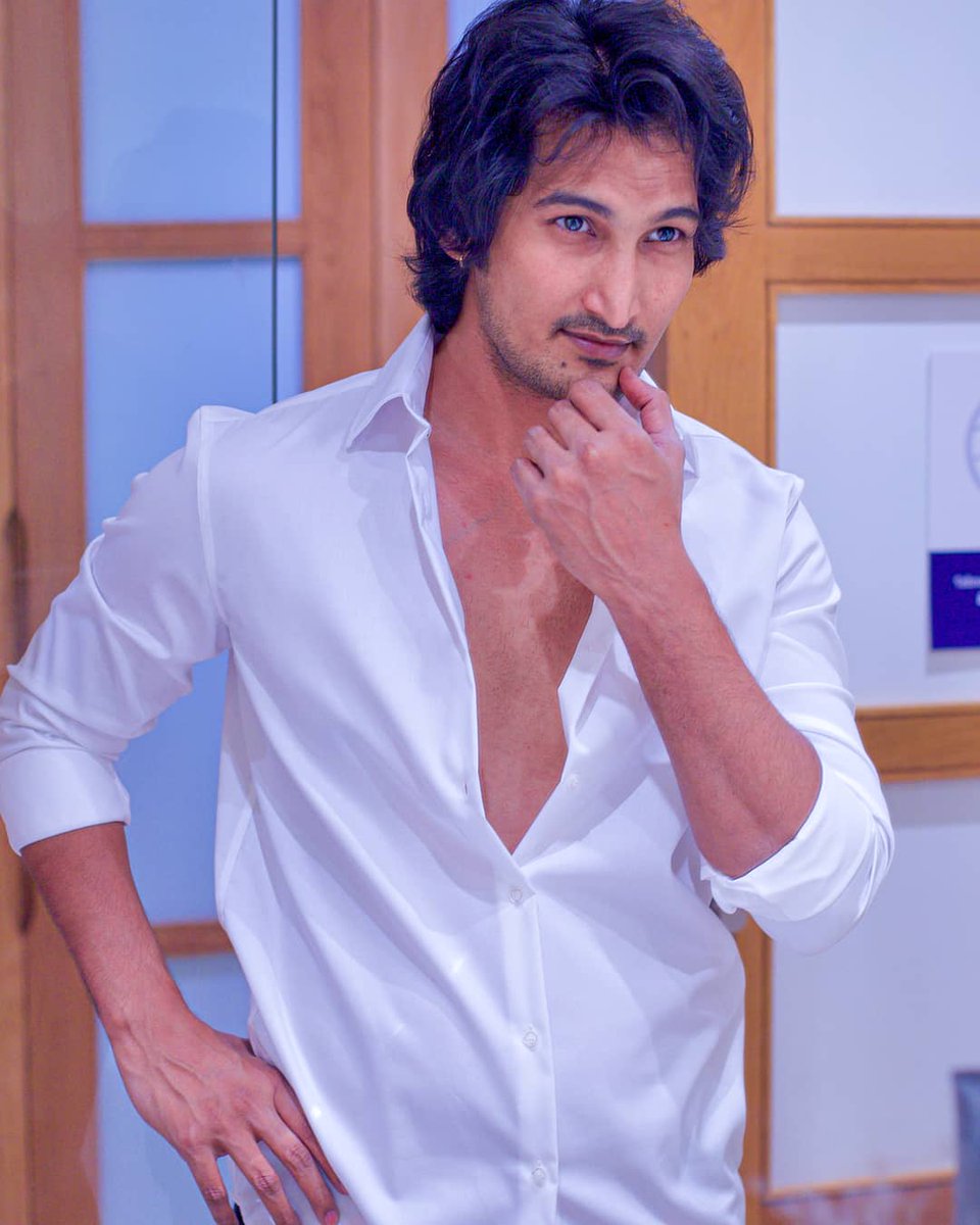 Amit Sharma (@actoramitsharma) on Twitter photo Never bend your head Always hold it high. Look the world straight in the Eye
.
<a href="/actoramitsharma/">Amit Sharma</a>
#actoramitsharma #VakeelSaabJusticeServed #Vakeelsab #begoodogood Never bend your head Always hold it high. Look the world straight in the Eye
.
<a href="/actoramitsharma/">Amit Sharma</a>
#actoramitsharma #VakeelSaabJusticeServed #Vakeelsab #begoodogood