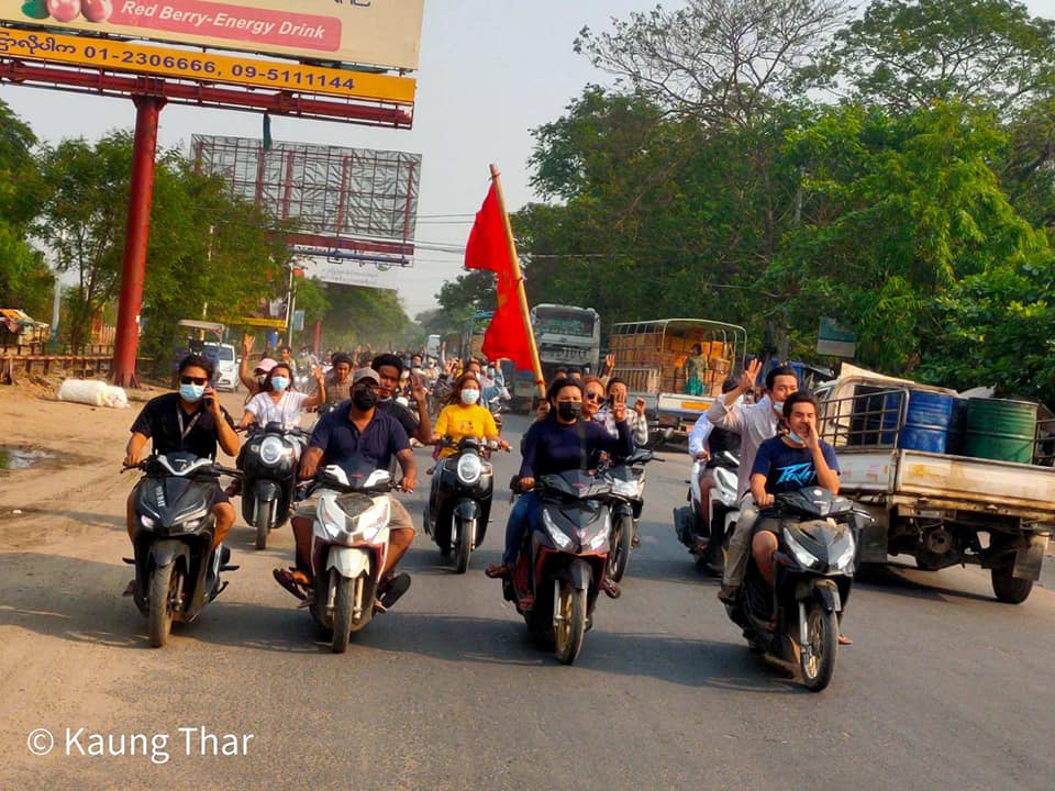 nslwin's tweet photo. Peaceful Protest in Monywa, Sagaing Region:

#Apr11Coup #WhatsHappeningInMyanmar #MilkTeaAlliance https://t.co/FgnoIJ5tXb