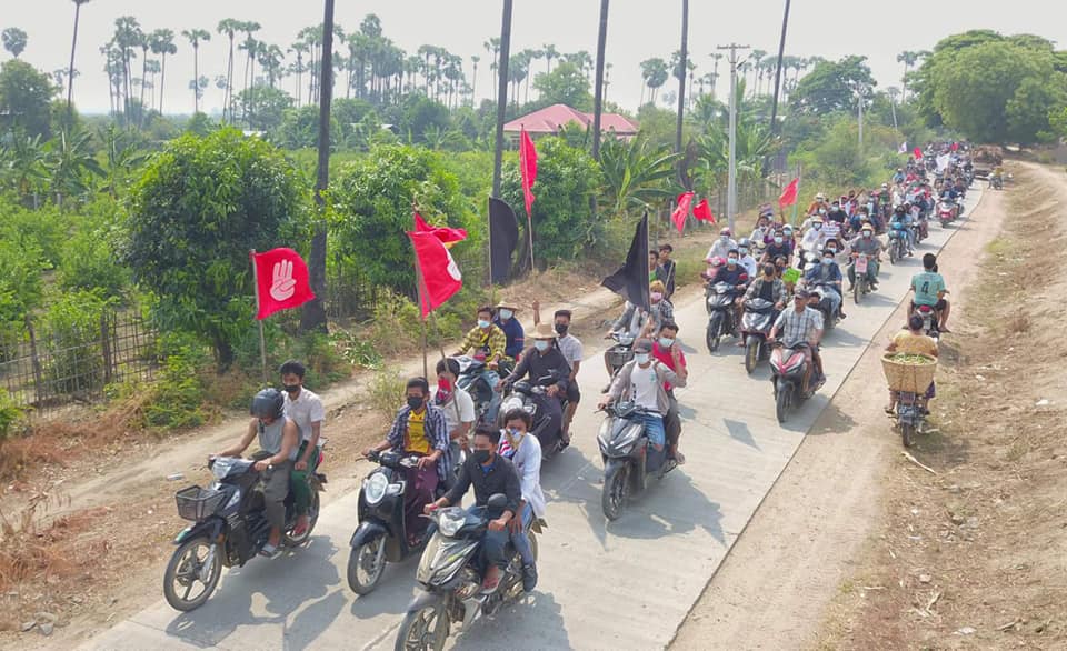 nslwin's tweet photo. Peaceful Protest in Monywa, Sagaing Region:

#Apr11Coup #WhatsHappeningInMyanmar #MilkTeaAlliance https://t.co/FgnoIJ5tXb