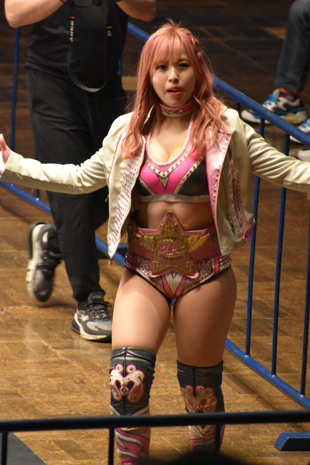 【美品】DVD　白川　未奈STARDOM スターダム　　　　FULL　BODY 美品】DVD 白川 未奈STARDOM スターダム FULL BODY （Amazon.co