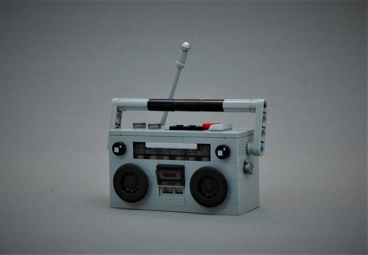 drdoddo's tweet image. #lego #boombox for #apriltools 😄