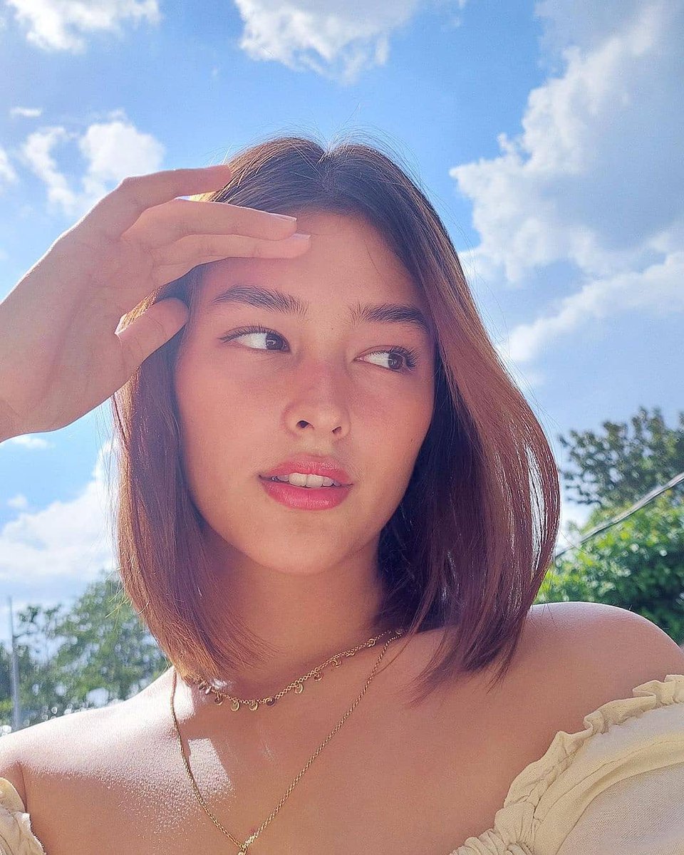 ❤️❤️❤️
 Reposted from @lizasoberano Decided to take a quick break in between calls and experience the beautiful weather in our backyard. Of course, I just had to take these selfies #withGalaxy! so I'm sharing some of these with all of you! Loving the  #GalaxyA72. 🤩
