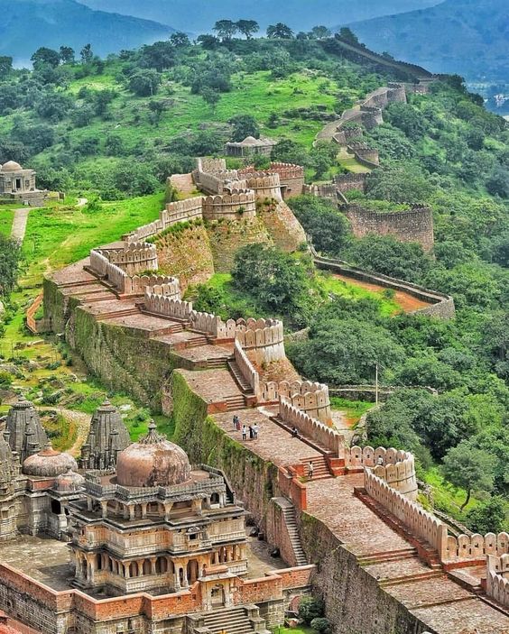 The fort of Kumbhalgarh is located in the Rajsamand district of Rajasthan.It was built by King Rana Kumbha,from 1443 to 1458. One of d largest hill forts in the country, this majestic fort is an unparalleled example of Rajput Architecture. जय भवानी