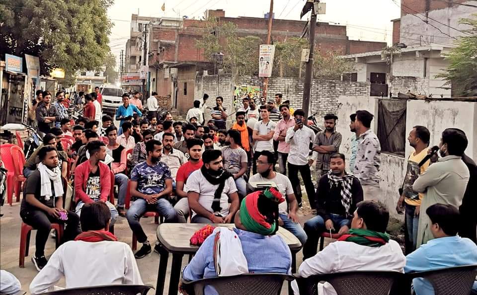 samratsamajwadi's tweet photo. वार्ड 8 मसवानपुर उपचुनाव।
विधानसभा उपाध्यक्ष भाई सोहेल अंसारी व छोटे खान भाई सहित सभी मसवानपुर के साथियों का शुक्रिया हृदय से आभार।।
#Please_vote #Support_for_SP_Candidate
#Monoj_Diwakar🙏 https://t.co/71QUmNkfhu