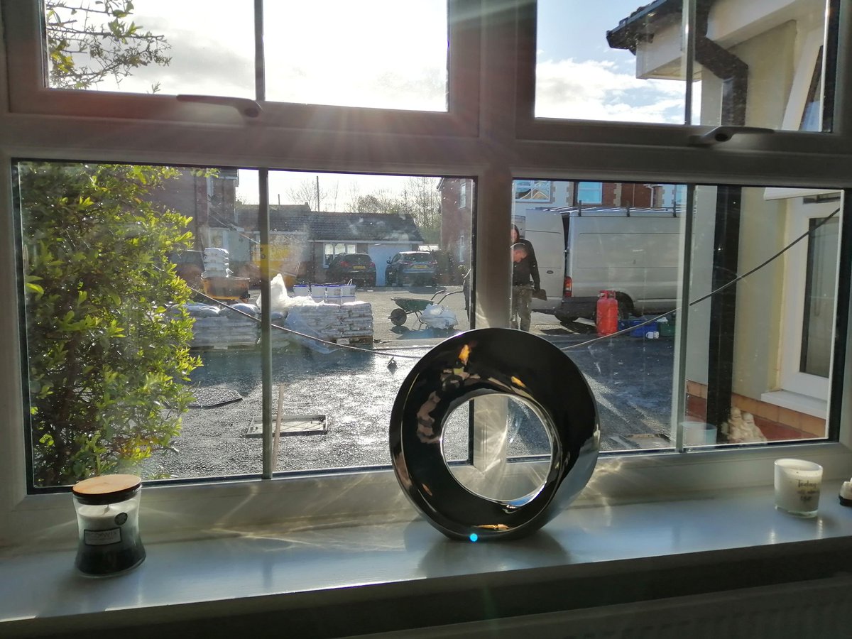 Equalrich's tweet photo. Today's "view from the office" window #ResinDrive #7DayService https://t.co/Y45Qf1o4xN