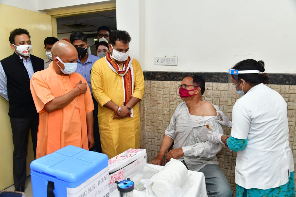 PM श्री <a href="/narendramodi/">Narendra Modi</a> जी के आह्वान पर आज से बाबा साहेब भीमराव अंबेडकर जी की जयंती तक देशभर में 4 दिवसीय #टीका_उत्सव का आयोजन। शक्ति भवन में किये जा रहे #vaccination का मा. मुख्यमंत्री श्री <a href="/myogiadityanath/">Yogi Adityanath</a> जी द्वारा उत्साहवर्धन। <a href="/BJP4India/">BJP</a> <a href="/BJP4UP/">BJP Uttar Pradesh</a>