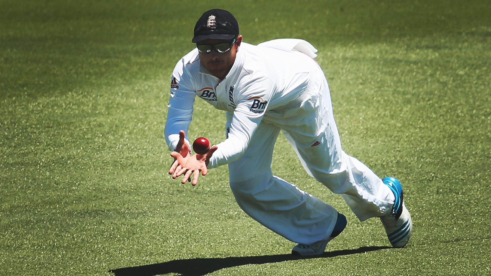 ICC: Just as sharp in the field as he was in the middle A big Happy 39th Birthday to Ian Bell today 
