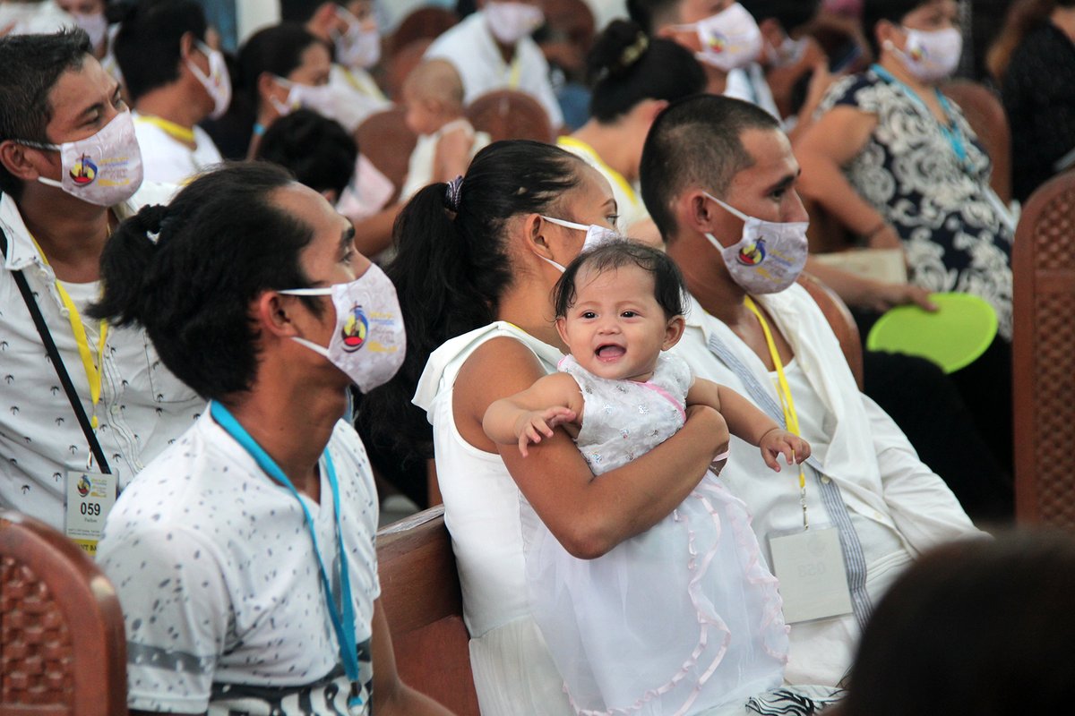 cbcpnews's tweet photo. Archbishop Jose Palma leads the baptism of 100 infants at the Archdiocesan Shrine of Our Lady of Guadalupe de Cebu Sunday. The event also marked the first day of the Triduum leading to the 500th anniversary of the First Baptism in the Philippines on April 14.  📷 Sammy Navaja https://t.co/tQejV8CDeu