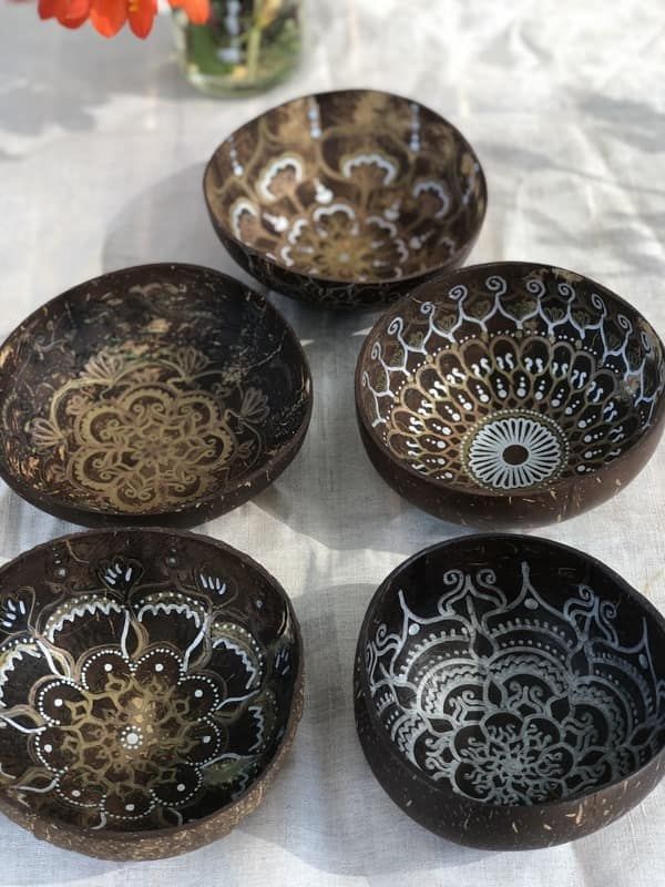 5) Coconut Shell HandicraftsCoconuts are one of the most abundantly occurring natural products .Coconut shell craft products like bowls, vases, tea pots & toys. Other products include lamp stands encased in brass & smaller coconut shell articles.