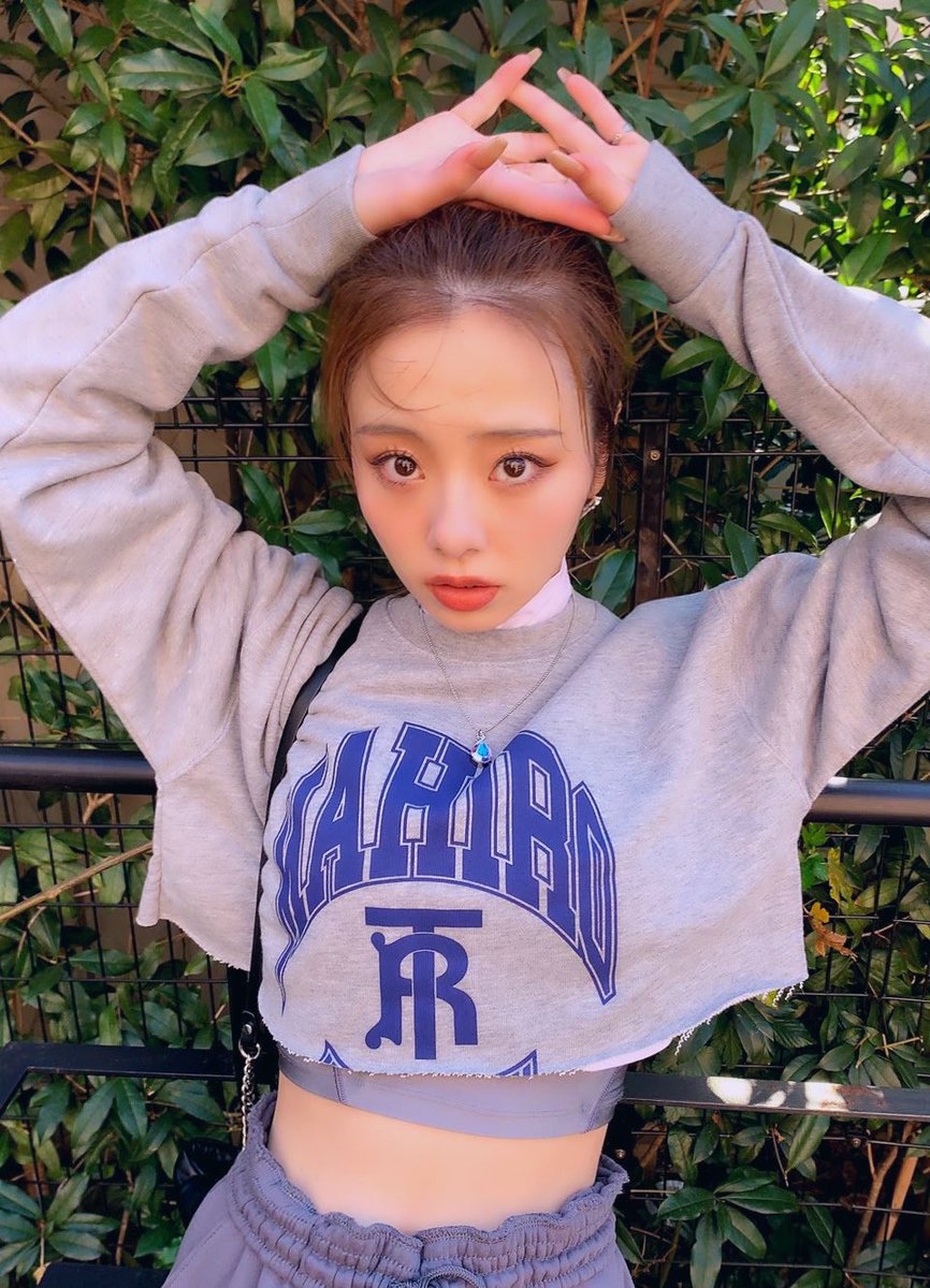 mahiro_chan0723's tweet photo. ぁ！そういや、ファンさんがRottyぐっず着てる姿を実際に見れて嬉しかった🥰　

売り切れもあるけど、まだ販売中だよ〜🌷🌷見てみてねん🤍
https://t.co/gaaShkGYgZ https://t.co/ohss70g8jg