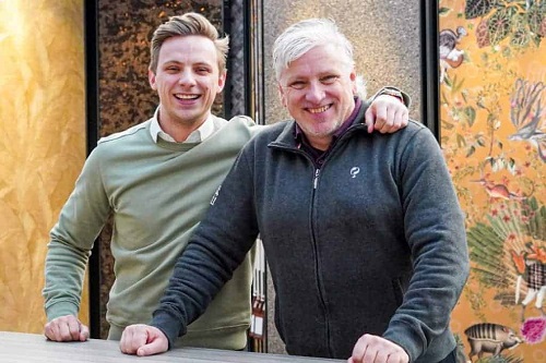 BusNetHaag's tweet image. BREAKING NEWS! Welkom @johnvanzweden en Kay als nieuwe partner van @BusNetHaag! Zie businessnetwerken.nl/haaglanden/202…