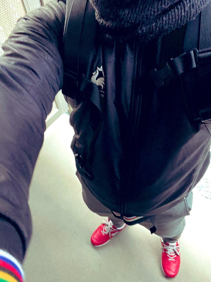 pakusako's tweet photo. 2日爆睡してましたので
鈍った身体を鍛えにトレーニング
しかし相変わらずなかなか出れず
こんな時間か…今日はならしで💪
しかしUK576レザーは良いつくりだな。
#ニューバランス
#newbalance
#M576RED
#ルコック
#lecoqspoltif https://t.co/giFyp1fEPe