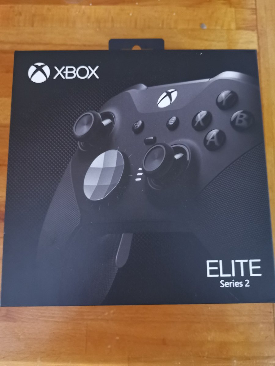 craigslots's tweet photo. Xbox Elite Series 2 Controller GIVEAWAY! £160 RRP

Opened but never used! Someone may as well get some use from it!

Just retweet and be a follower to get an entry 💪😊

Winner picked from list of retweets within 30 hours of this tweet. 

MUST BE FOLLOWING SO I CAN DM. https://t.co/aWS2xZNtGP