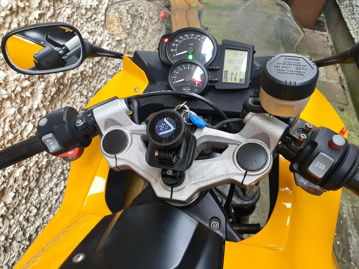 PGprintr's tweet photo. @ridebeeline Hats off on a fantastic device...a really neat and minimalist piece of kit. 1 question though - is there anyway to increase the notification distance before the next turn. At present it seems to be about 50m - which seems a little short when you need to change lane https://t.co/GnB6GFBAOD