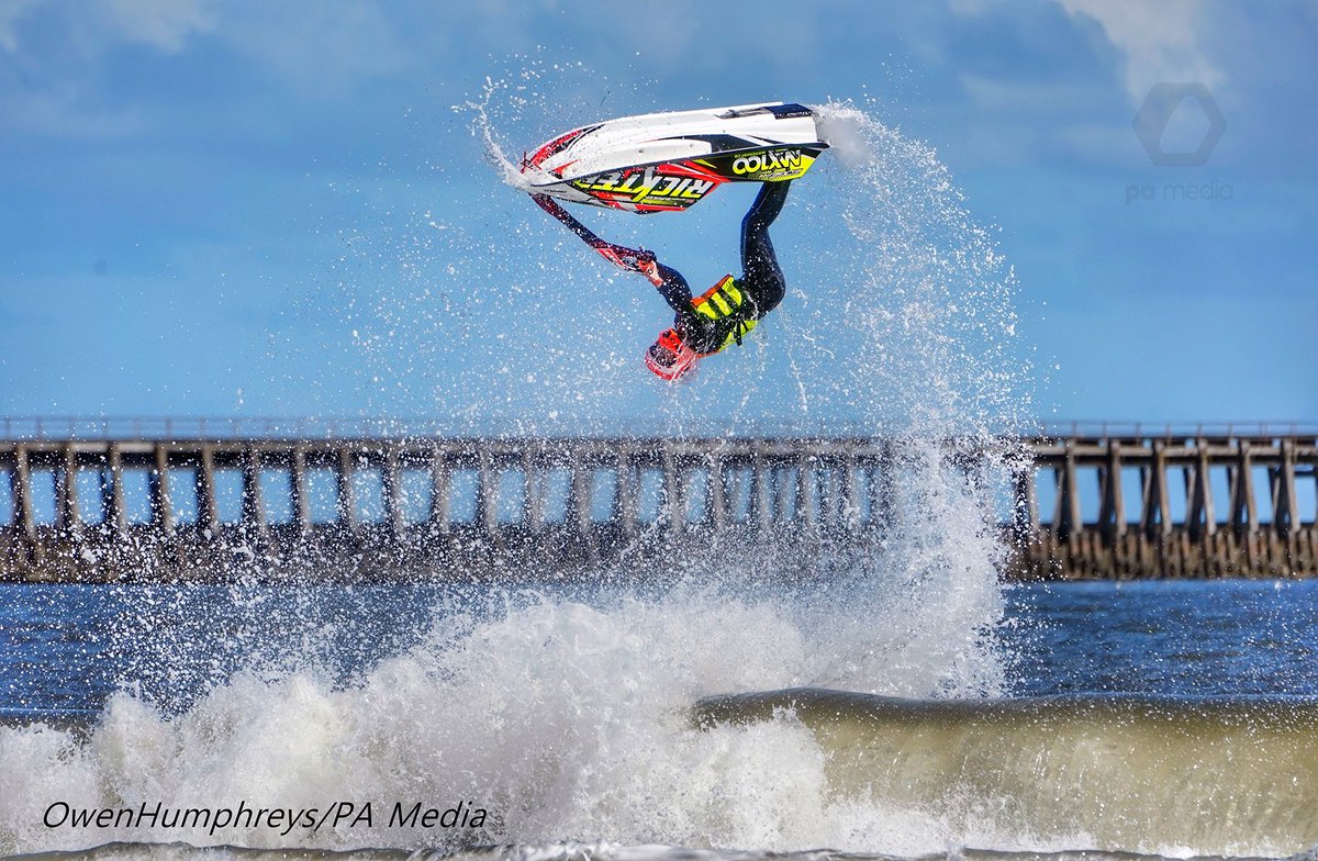 owenhumphreys1's tweet photo. Some different sport action freestyle jet skiers taking on the waves at Blyth in #northumberland #weather @PAImages @SonyUK https://t.co/nrNLNqMelc