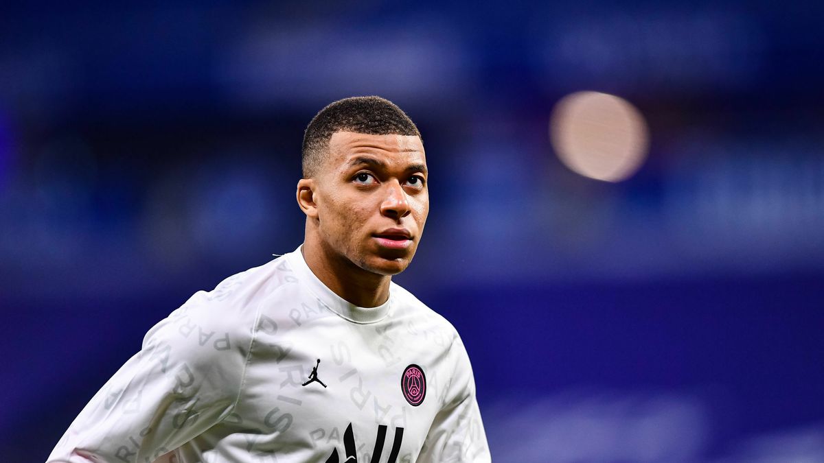 Mbappé n’a pris aucune décision pour le moment, pour la simple et bonne raison qu'il veut se consacrer uniquement sur sa saison. Il n’entend pas s’attarder sur son cas personnel alors que le PSG est encore engagé en LDC, Coupe de France, et pour le titre en L1 ( @JulienMaynard)