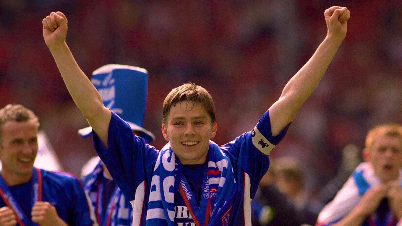  Happy birthday to Town legend Matt Holland!

Have a great day, Matt.  