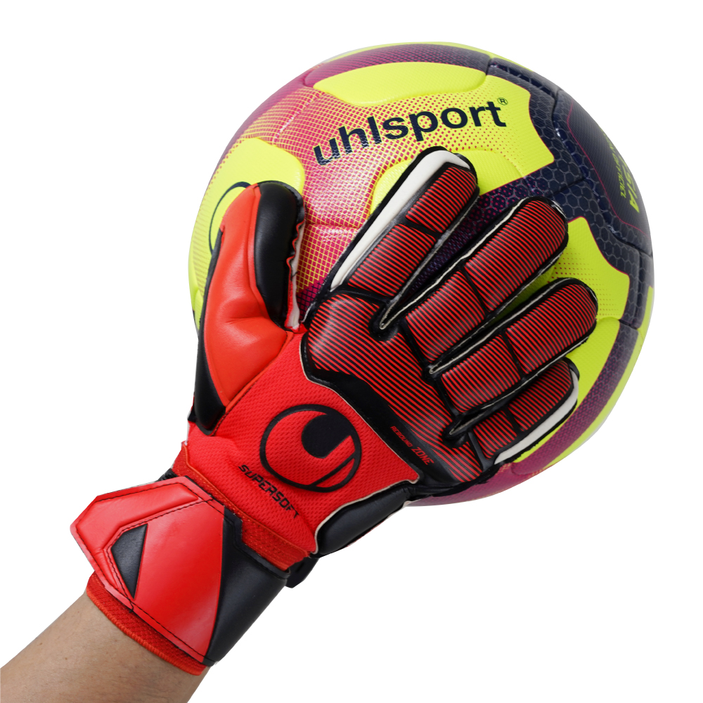 uhlsport_JP's tweet image. 【THIS IS PURE FORCE⑥】
1011207（ピュアフォース スーパーソフト ハーフネガティブ ）
¥9,350（税込）

ここからはフルバンデージモデル！
従来のフルバンデージが好きな人も多いとか😁グリップ力、フィット感、価格面…非常にオススメモデル！
#uhlsport #PUREFORCE #PUREFORCEを感じろ