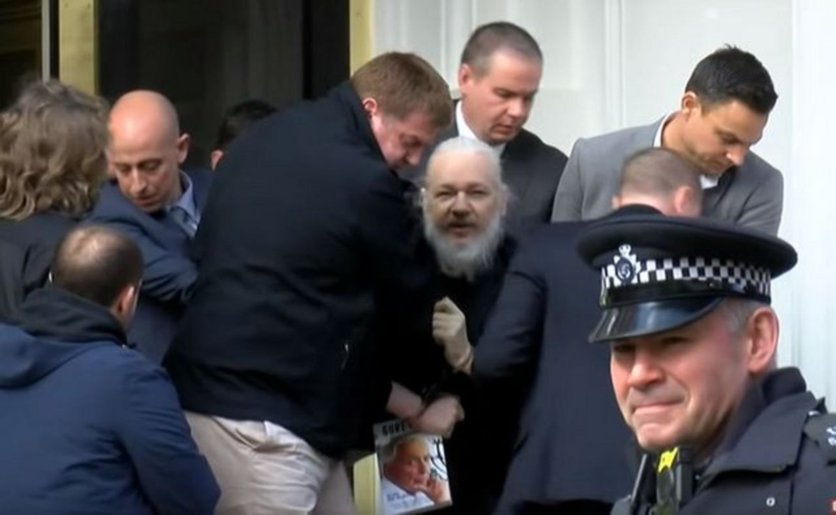 John McEvoy (@jmcevoy_2) on Twitter photo 2021-04-12 10:43:47 Two years ago today. Despite being charged with nothing and winning his extradition case, Julian Assange remains in prison. His punishment is a symbol of what happens when you really tell the truth. Two years ago today. Despite being charged with nothing and winning his extradition case, Julian Assange remains in prison. His punishment is a symbol of what happens when you really tell the truth.