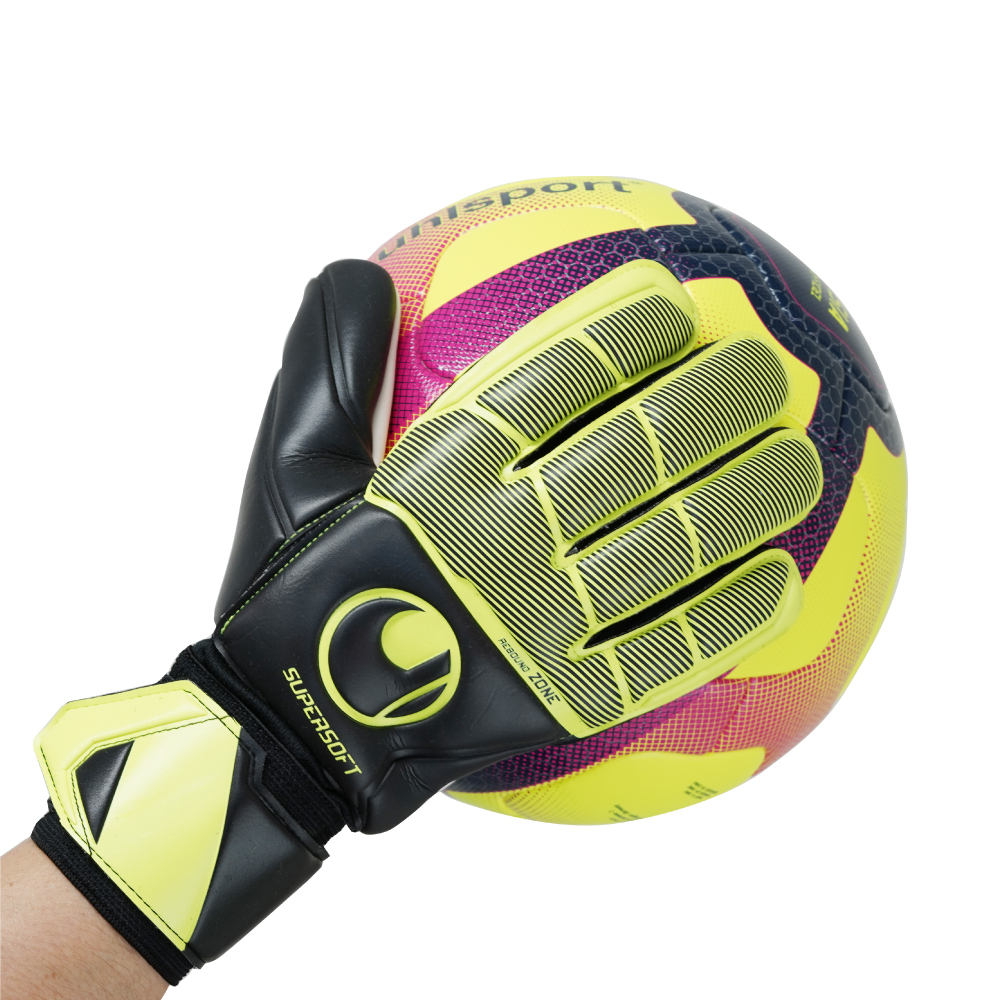 uhlsport_JP's tweet image. 【定番モデル⑥】
1011218（ウールシュポルト スーパーソフト ハーフネガティブ フレックスフレーム ）
¥10,120（税込）

スーパーソフトパームでフレーム入り。グリップ力＆サポート力、抜群です！
これも早い者勝ちの予感ですね🤔
#uhlsport #PUREFORCE #PUREFORCEを感じろ