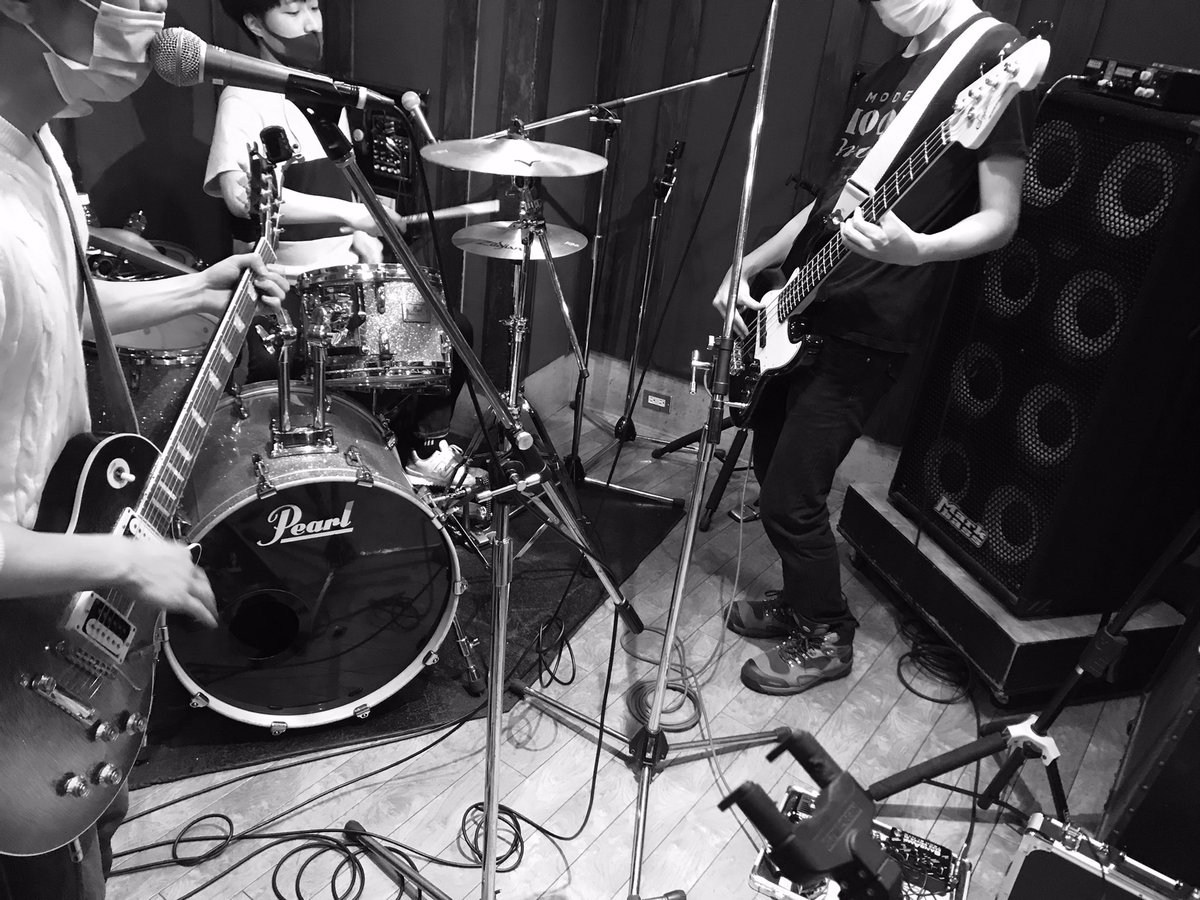 syuu_mybass's tweet image. ピーターさんシンドロームのスタジオに遊びに来たぜぃ٩( ᐛ )و
良いバンド！
@Psan_syndrome