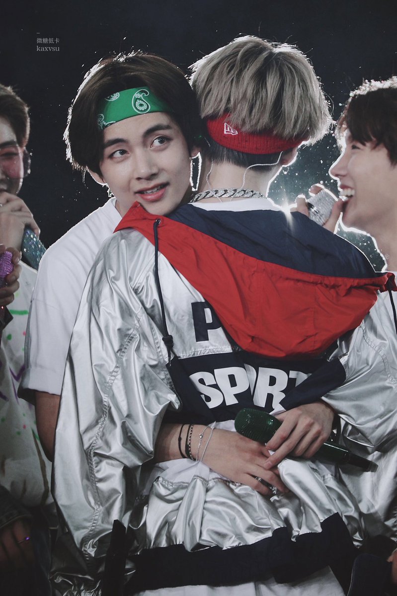 vgaindahouse's tweet photo. มัสเตอร์ที่พูซานมีอะไร☺️

#taegi #뷔슈 https://t.co/U4JXEhtnMd