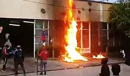MiningPress's tweet photo. Mining Press | Repudios y reclamos de la minería argentina por el ataque a Agua Rica https://t.co/ZmmbsgvRQX
@camaramineraarg #AguaRica @CapminOficial #CAPROSEMITP #CADIM @greencrossarg @CASEMIarg https://t.co/gUIZltZ79T