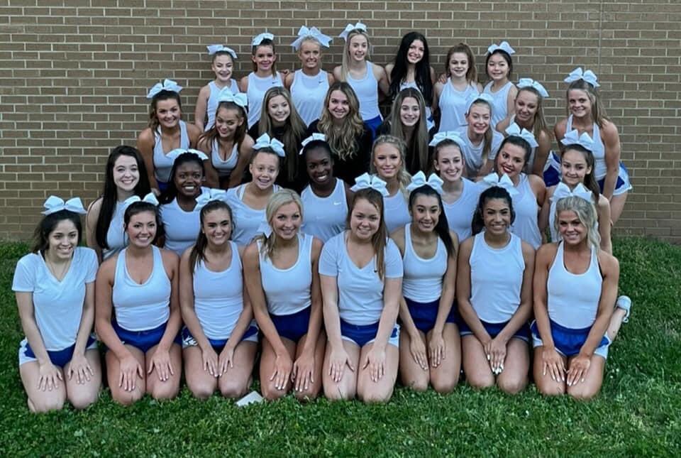 khsheadcheer's tweet photo. Congratulations to the 2021-2022 Karns High Cheer Team https://t.co/JeKfDU5PV7