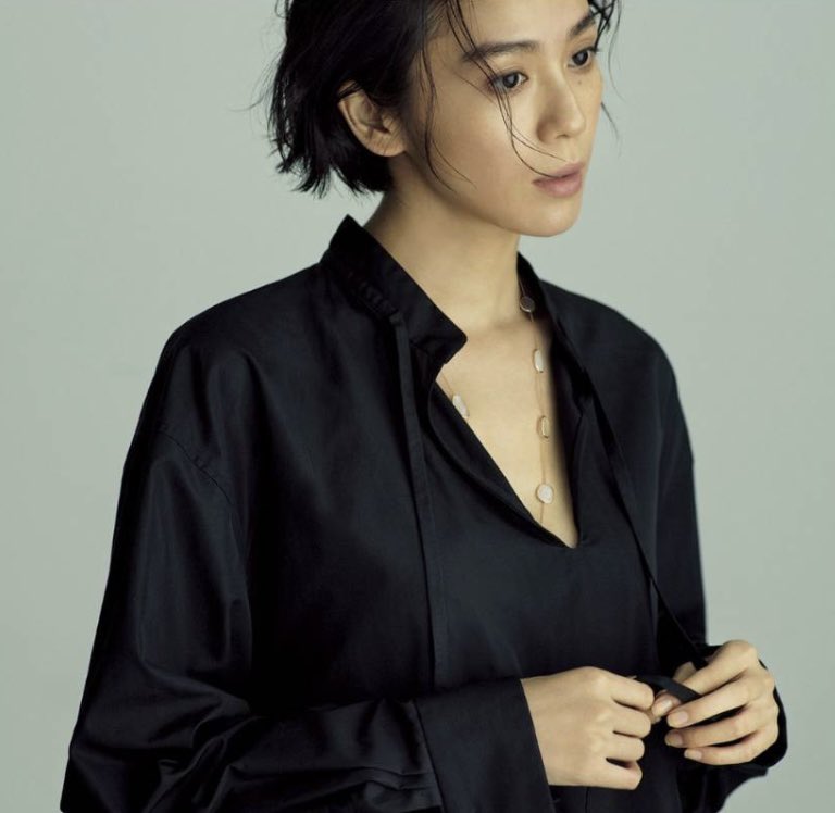 Design Hakodate アラフォーの方必見 アクセサリー選びのコツ をご紹介 北海道 函館 セレクトショップ 北海道セレクトショップ 函館セレクトショップ デザインプラス デザインプラス函館店 Designplus Designplushakodate 大人コーデ