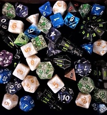 SunDnDay's tweet photo. The dice I'm using for my android gunslinger. Dice from: @PolyHero @CriticalRole @cozygamershop @critical_dice @skullsplitterga
#DnD #5e #DungeonsAndDragons #DnD5e #RPG #Dice #DicePorn #DiceAddict #DiceHoard #ILoveDice #DicePalette #PolyheroDice #CriticalRole #EndlessBagOfDice https://t.co/spNGZ0llot