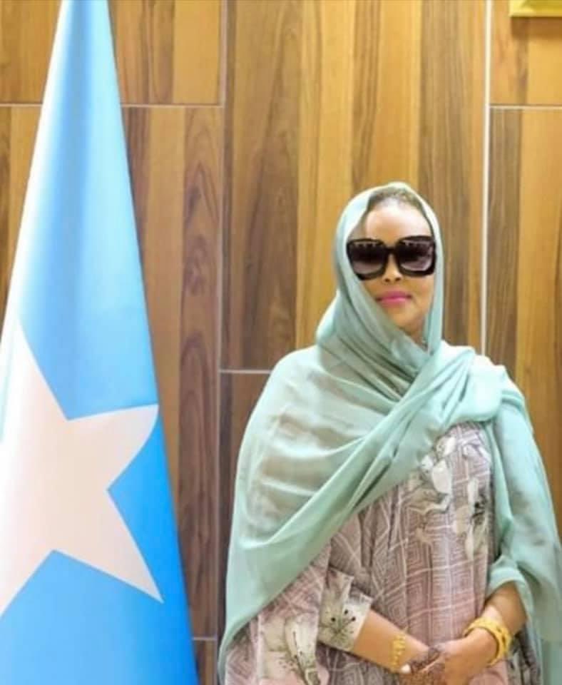 Riovice's tweet photo. Human rights situation in the secessionist region of 'somaliland' is deteriorating. Simply waving a flag in public will get you jailed. Sabah I. Abdi wife of (H.E. Ismail Hurreh) is arrested @buube_99 #FreeSabah
@AmnestyEARO @jgmariner @humanrights1st @JFCrisp @TyMcCormick @hrw https://t.co/QW0ctajPLJ