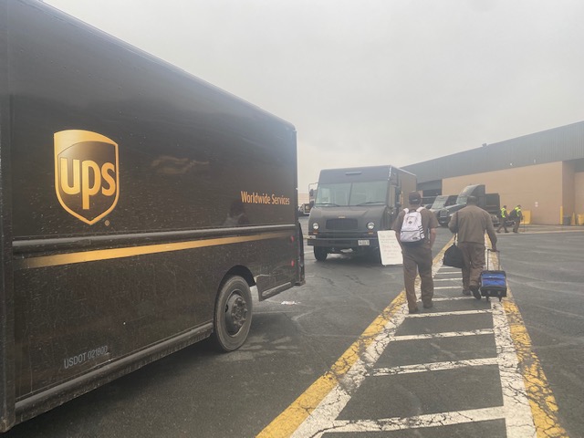 Leesburg Center: Meet and Greet - Guard Gate : What Does Good Space Look Like? 🚙 🚛 @joesavageups @Jimgamble247 @Astridreyesups @MbaRayo @BarbaraRucker5 @MatthewWGilbert @Danielm99636874 @bhazen6